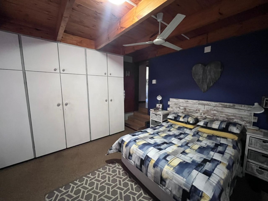 5 Bedroom Property for Sale in Rouxpark Western Cape